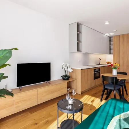 Zwirn Stylish With Parking ברטיסלאבה