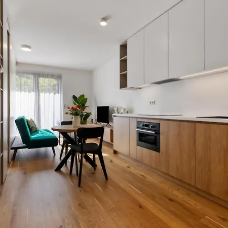 Appartamento Zwirn Stylish With Parking Bratislava